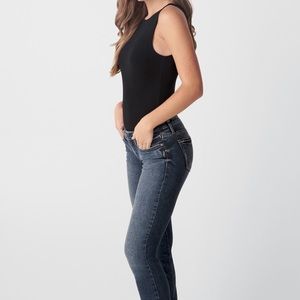 SILVER Tuesday Signature Y2K Low-rise Slim Bootcut Crop 28
